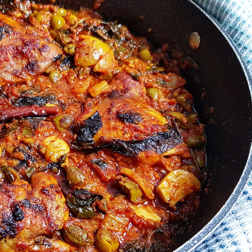 עוף עם זיתים מנגולד ולימון