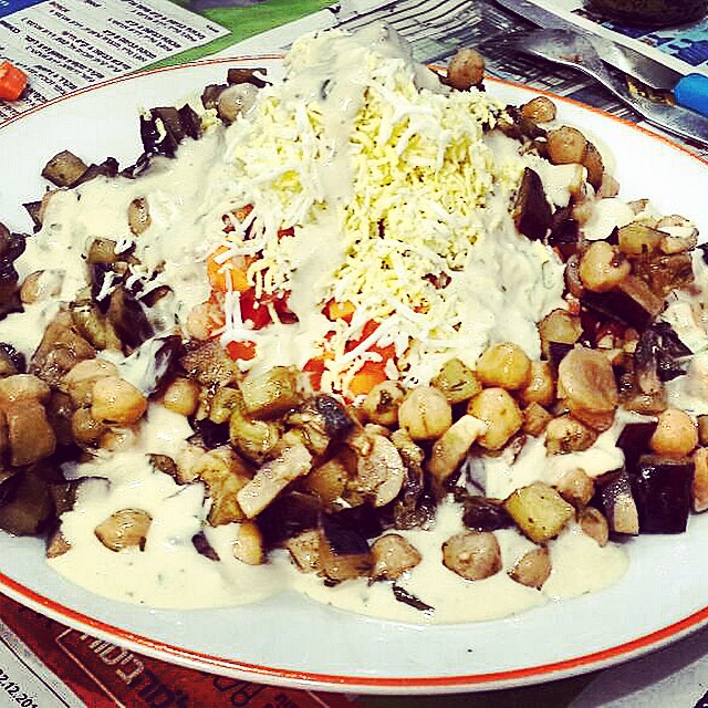 סלט סביח של אלמוג