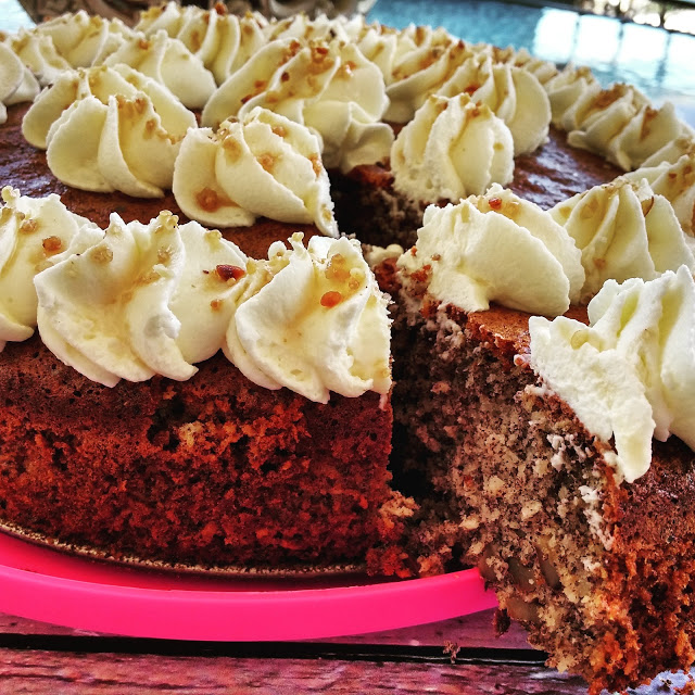 עוגת פרג וגוזים