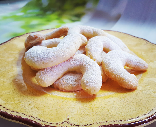 סהרוני שקדים