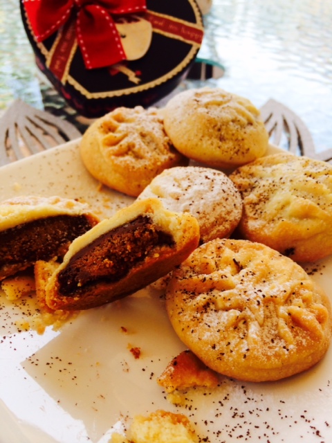 עוגיות חמאה במילוי שוקולד רייזס