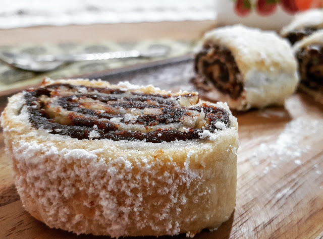 מגולגלות בשלושה מצרכים