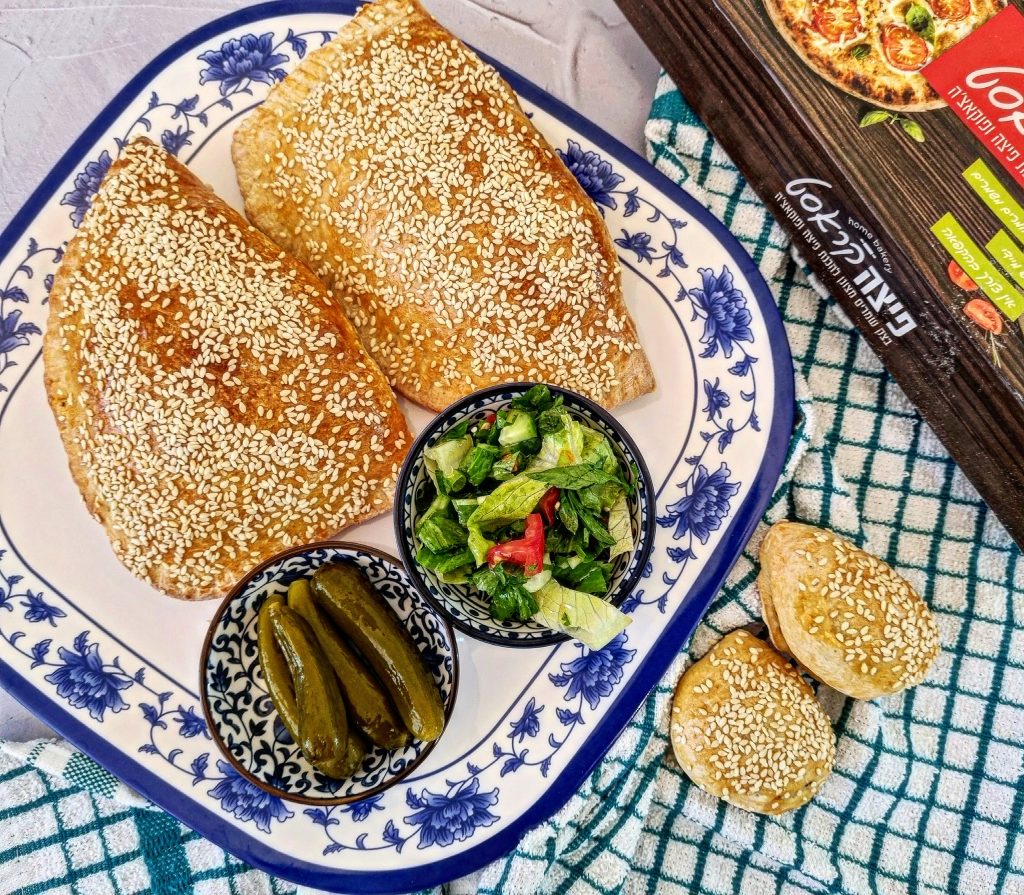 סמבוסק אפוי במילוי חומוס ותבלינים