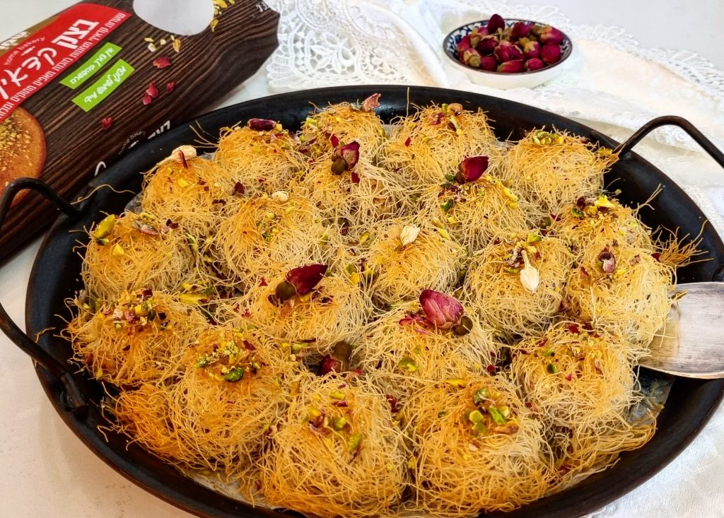 כדורי קדאיף במילוי קוקוס ושוקולד לבן